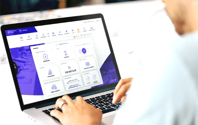 Revas - Business Games, Simulations & Cases 3 business games Un étudiant sur un business game Revas